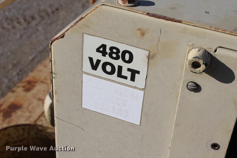 image for item DB5128 1999 Tulsa Rig Iron MSC-325 portable bentonite mud mixing system