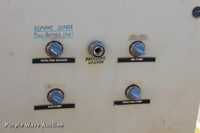 image for item DB5128 1999 Tulsa Rig Iron MSC-325 portable bentonite mud mixing system