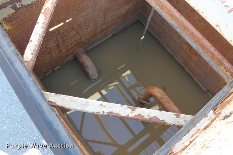 image for item DB5128 1999 Tulsa Rig Iron MSC-325 portable bentonite mud mixing system