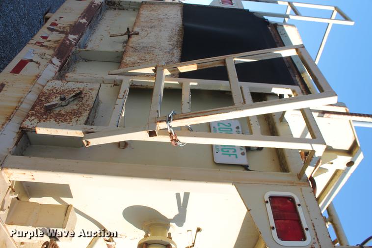 image for item DB5128 1999 Tulsa Rig Iron MSC-325 portable bentonite mud mixing system