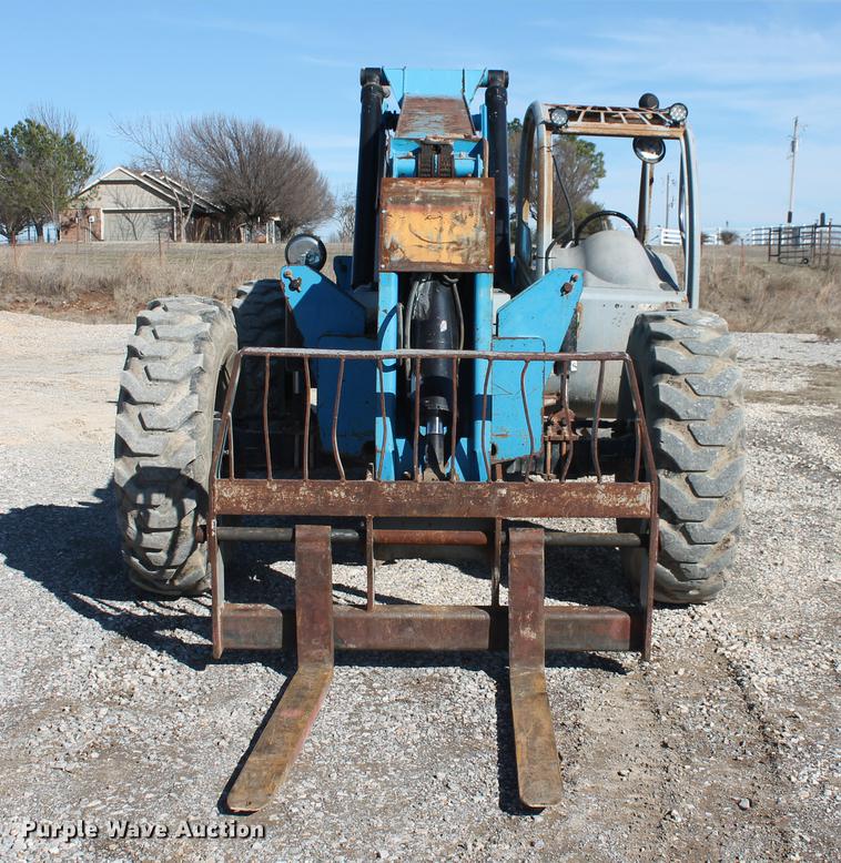 image for item DB5129 2007 Genie GTH-844 telehandler