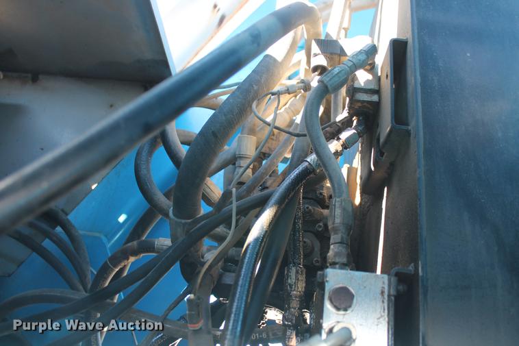 image for item DB5129 2007 Genie GTH-844 telehandler