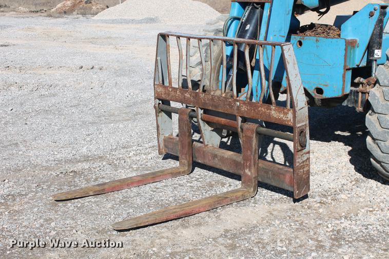 image for item DB5129 2007 Genie GTH-844 telehandler