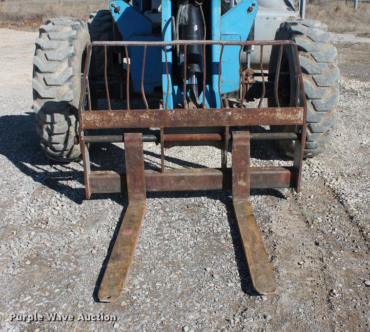 image for item DB5129 2007 Genie GTH-844 telehandler