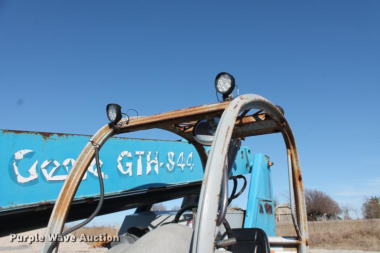 image for item DB5129 2007 Genie GTH-844 telehandler