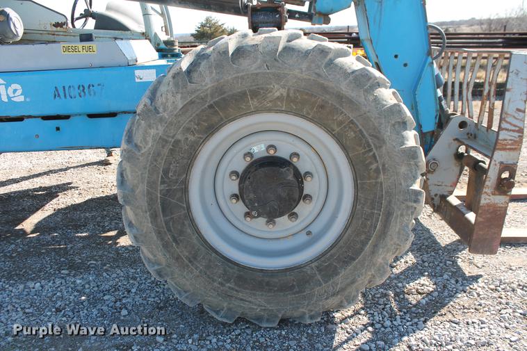 image for item DB5129 2007 Genie GTH-844 telehandler