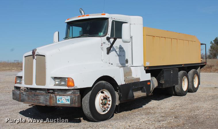 image for item DB5130 1990 Kenworth T600 tank truck