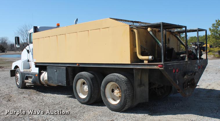 image for item DB5130 1990 Kenworth T600 tank truck