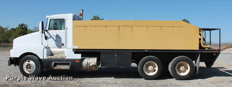 image for item DB5130 1990 Kenworth T600 tank truck