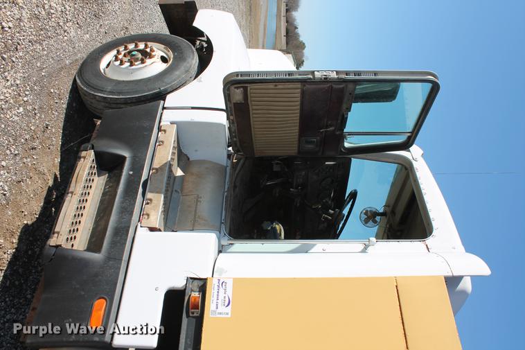 image for item DB5130 1990 Kenworth T600 tank truck