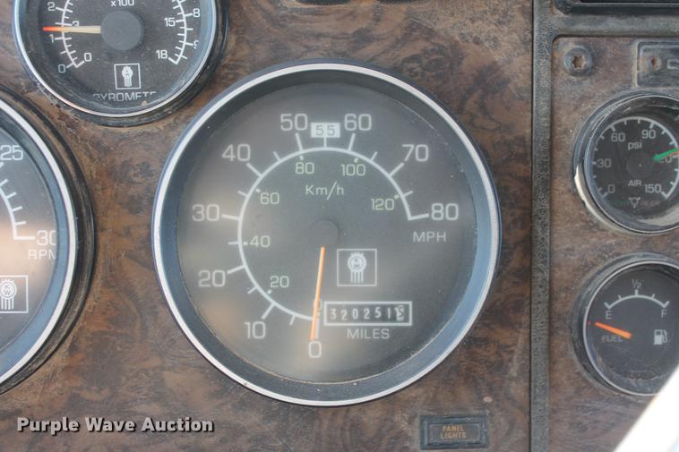 image for item DB5130 1990 Kenworth T600 tank truck