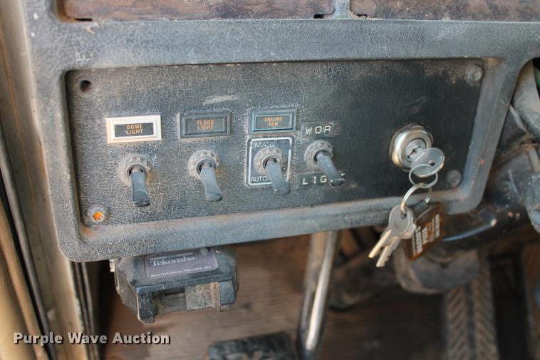 image for item DB5130 1990 Kenworth T600 tank truck