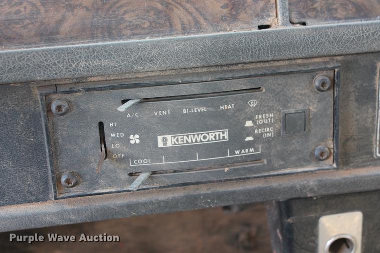 image for item DB5130 1990 Kenworth T600 tank truck