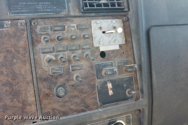 image for item DB5130 1990 Kenworth T600 tank truck