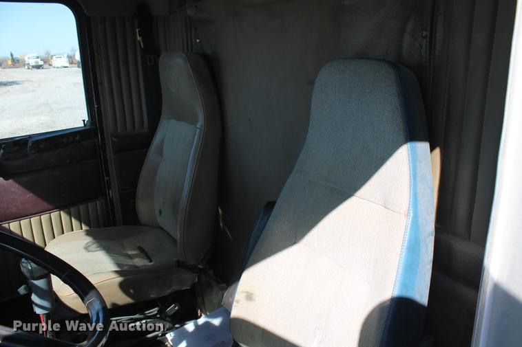 image for item DB5130 1990 Kenworth T600 tank truck