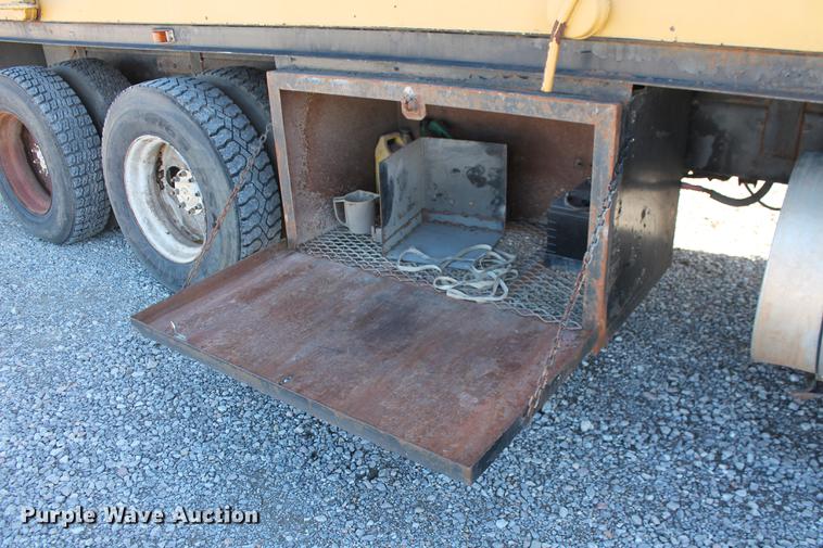 image for item DB5130 1990 Kenworth T600 tank truck