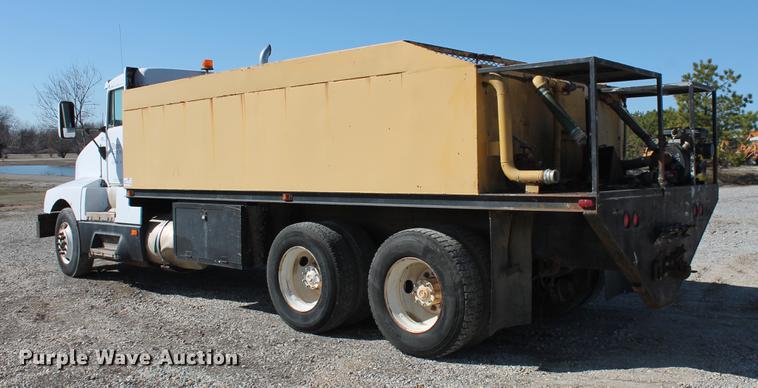 image for item DB5130 1990 Kenworth T600 tank truck