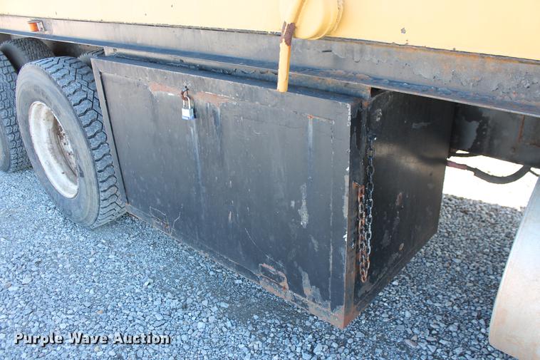 image for item DB5130 1990 Kenworth T600 tank truck