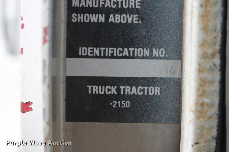 image for item DB5130 1990 Kenworth T600 tank truck