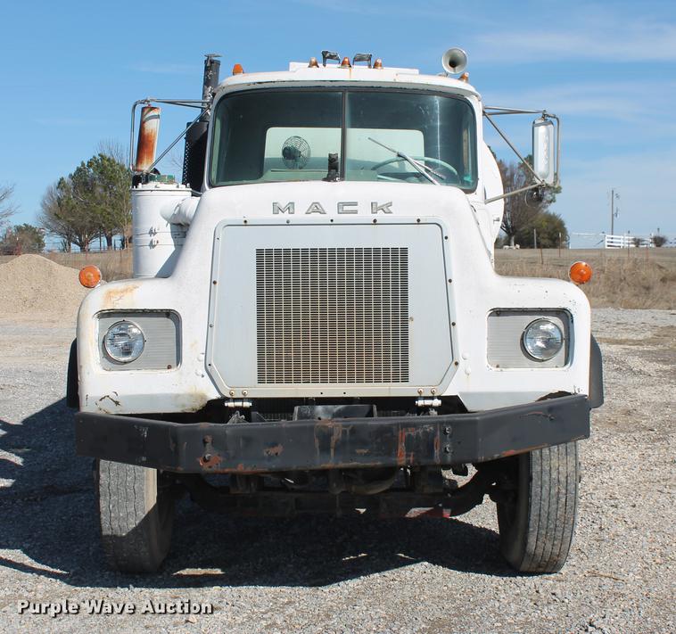 image for item DB5131 1973 Mack RL600L water truck
