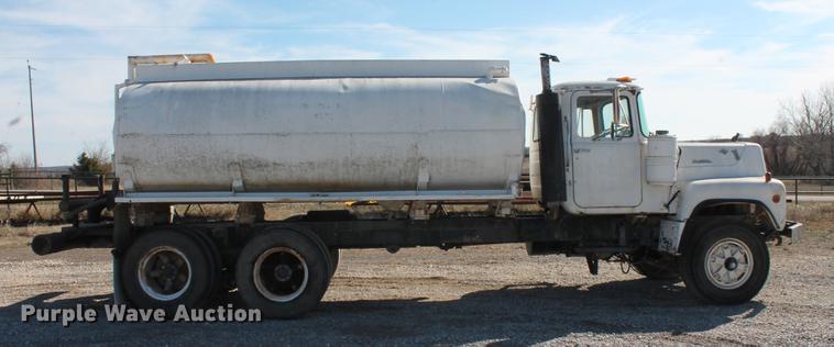 image for item DB5131 1973 Mack RL600L water truck