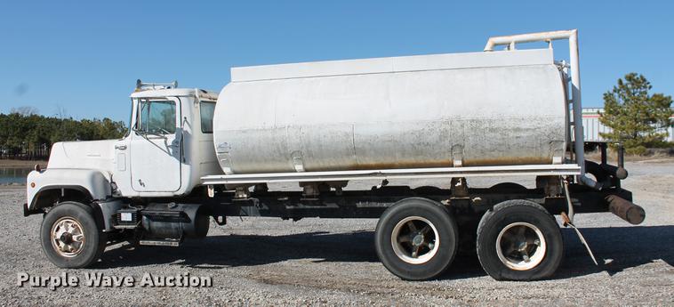 image for item DB5131 1973 Mack RL600L water truck