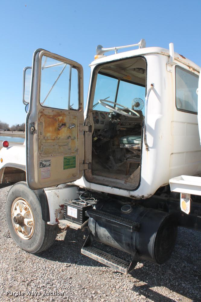 image for item DB5131 1973 Mack RL600L water truck