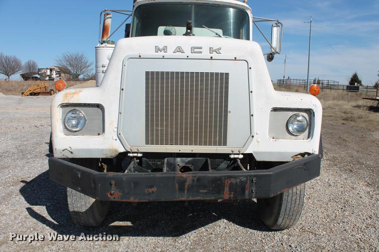 image for item DB5131 1973 Mack RL600L water truck