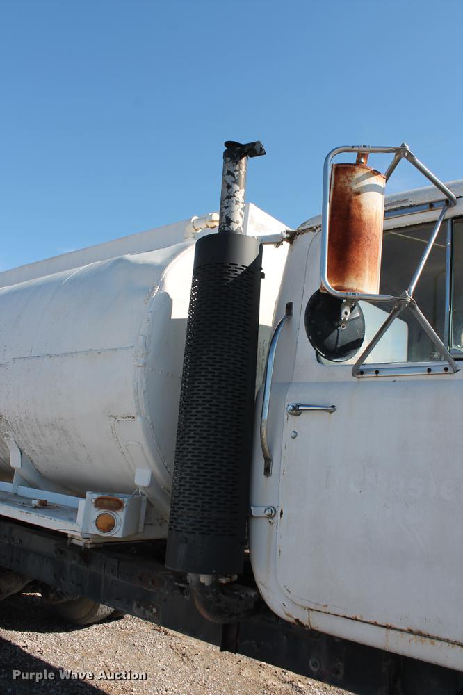 image for item DB5131 1973 Mack RL600L water truck