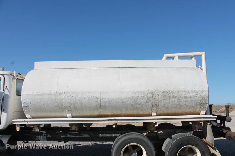 image for item DB5131 1973 Mack RL600L water truck