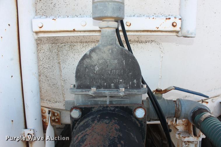 image for item DB5131 1973 Mack RL600L water truck