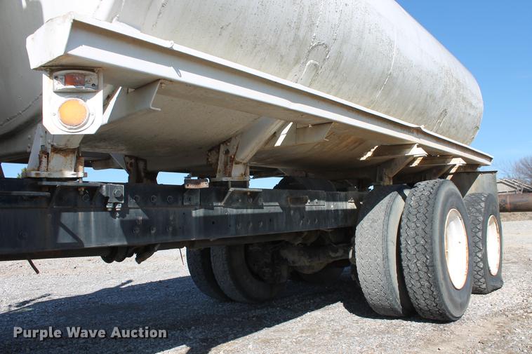 image for item DB5131 1973 Mack RL600L water truck