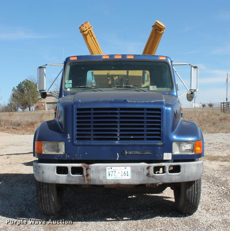 image for item DB5132 1996 International 4700 truck with Vermeer tree spade