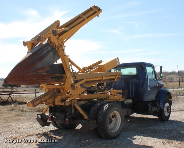 image for item DB5132 1996 International 4700 truck with Vermeer tree spade