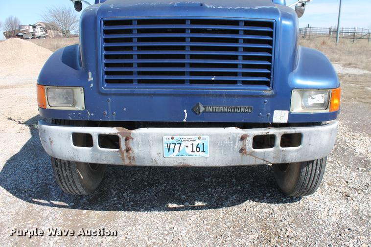 image for item DB5132 1996 International 4700 truck with Vermeer tree spade