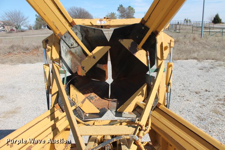 image for item DB5132 1996 International 4700 truck with Vermeer tree spade