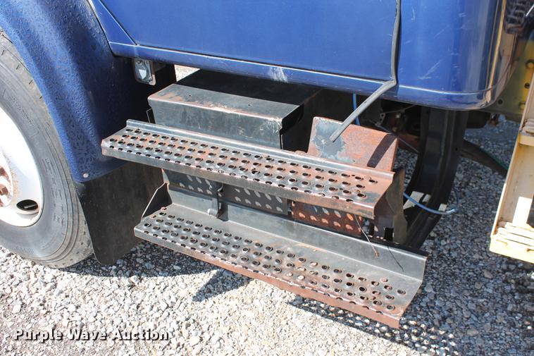 image for item DB5132 1996 International 4700 truck with Vermeer tree spade