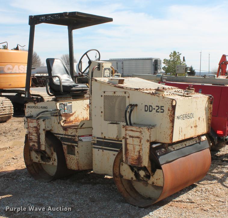 image for item DB5139 1990 Ingersoll Rand DD-25 double drum roller