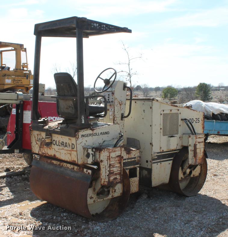 image for item DB5139 1990 Ingersoll Rand DD-25 double drum roller