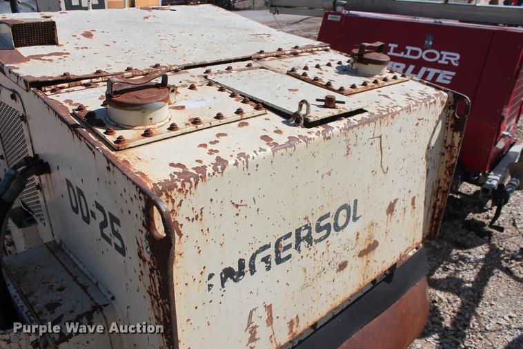 image for item DB5139 1990 Ingersoll Rand DD-25 double drum roller
