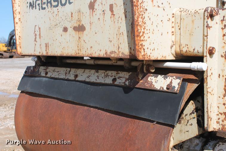 image for item DB5139 1990 Ingersoll Rand DD-25 double drum roller