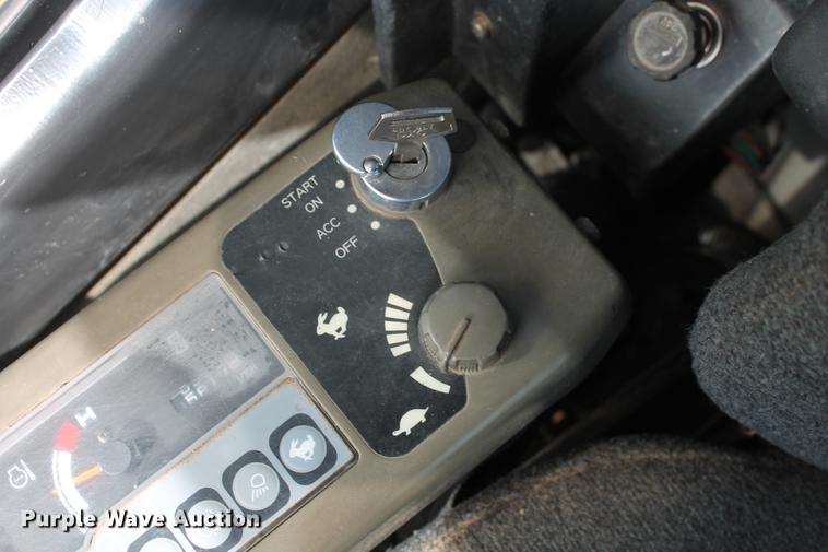 image for item DB5141 2005 Case CX225SR excavator