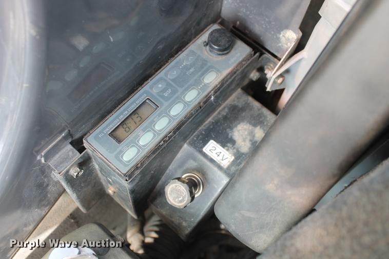 image for item DB5141 2005 Case CX225SR excavator