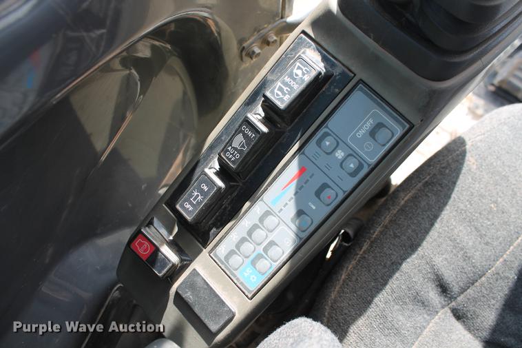 image for item DB5141 2005 Case CX225SR excavator