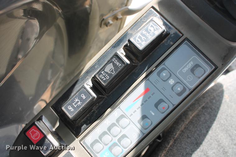 image for item DB5141 2005 Case CX225SR excavator