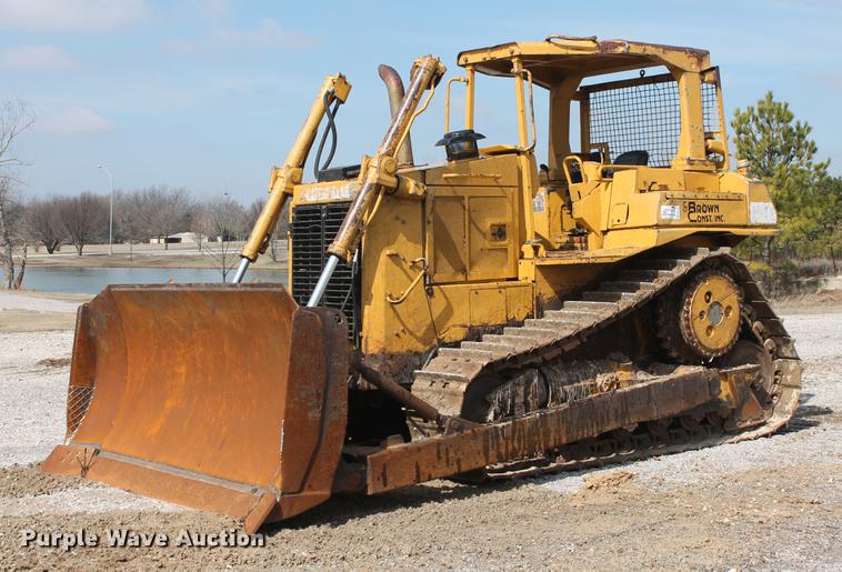 image for item DB5142 1990 Caterpillar D6H Series II dozer