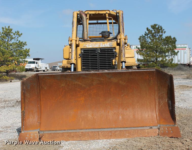 image for item DB5142 1990 Caterpillar D6H Series II dozer