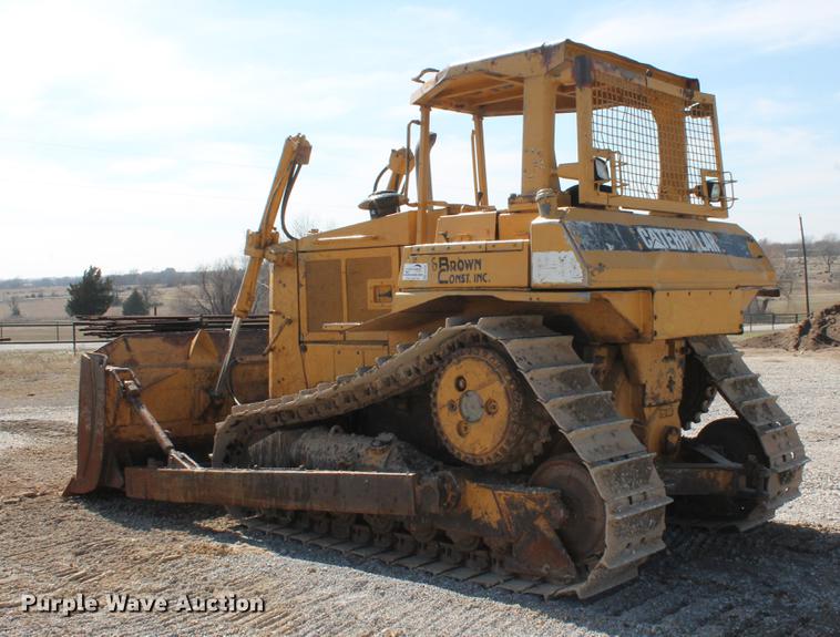 image for item DB5142 1990 Caterpillar D6H Series II dozer