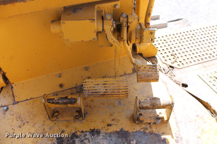image for item DB5142 1990 Caterpillar D6H Series II dozer