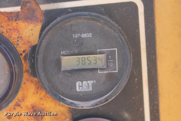 image for item DB5142 1990 Caterpillar D6H Series II dozer